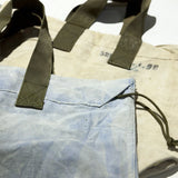 SAC POSTAL VINTAGE TRANSFORMÉ EN CABAS AVEC FERMETURE ÉCLAIR - ÉDITION LIMITÉE.